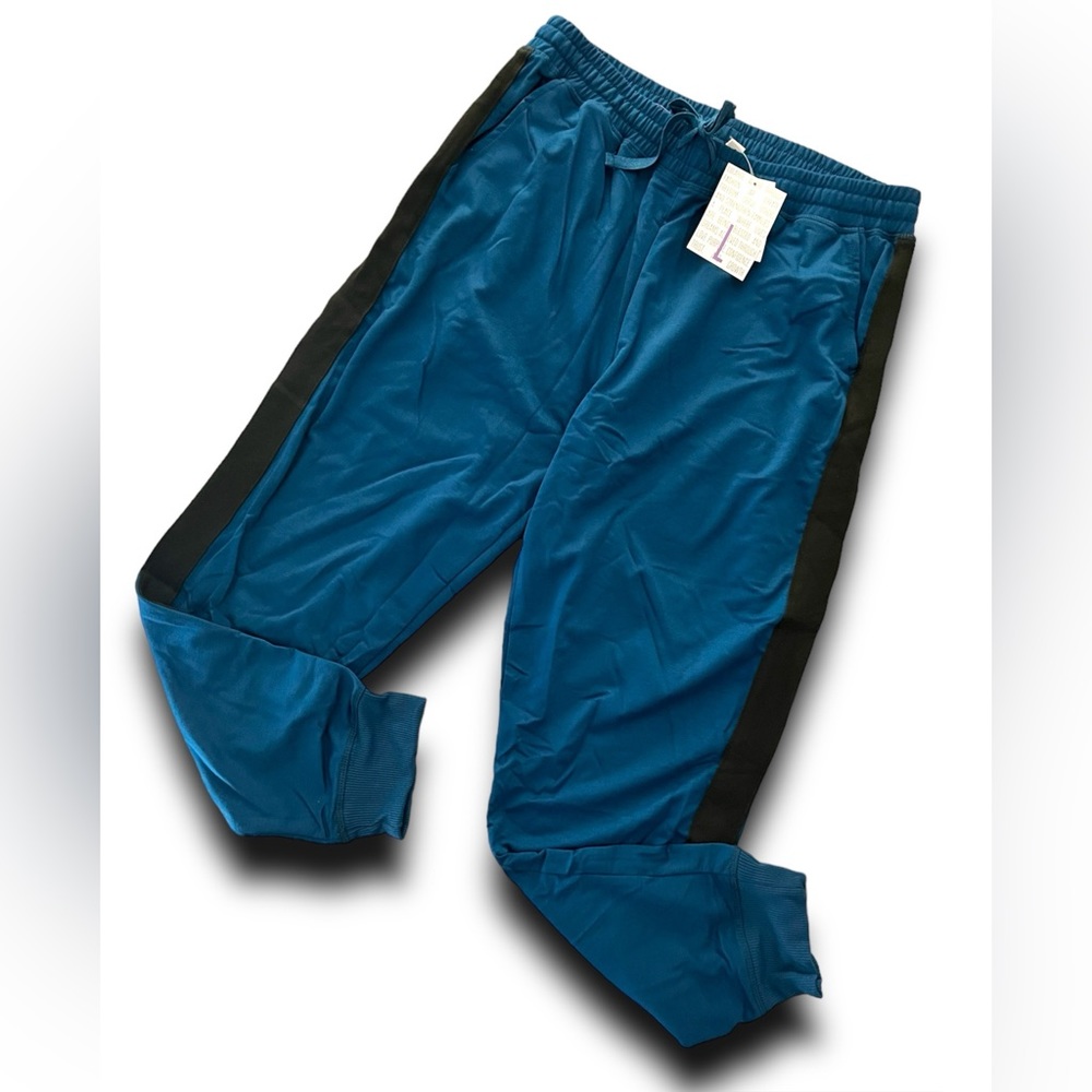 LuLaRoe Jax Joggers • Side Pockets  • Cuffed Ankles • Elastic Waistband - Picture 5 of 6